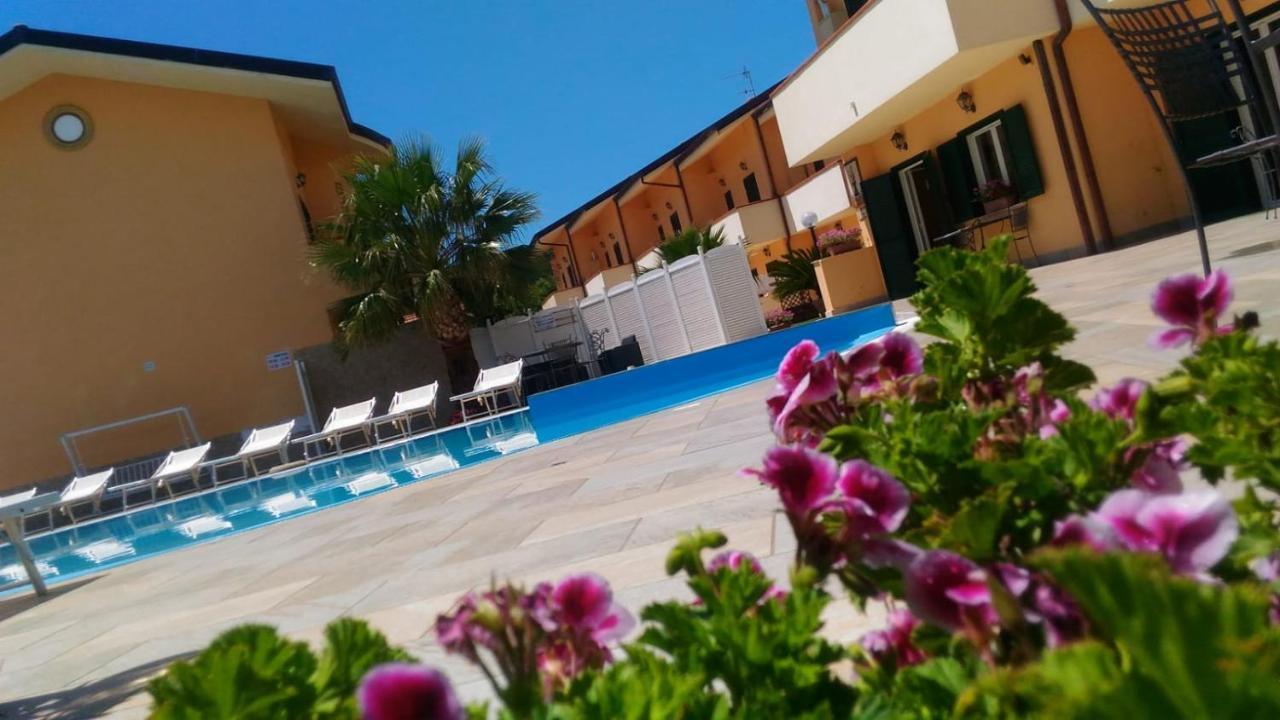 Conca Degli Dei Aparthotel Paestum Exterior photo